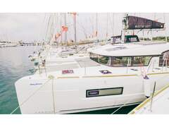 Lagoon 40 (12) - MARY GRACE (sailing catamaran)
